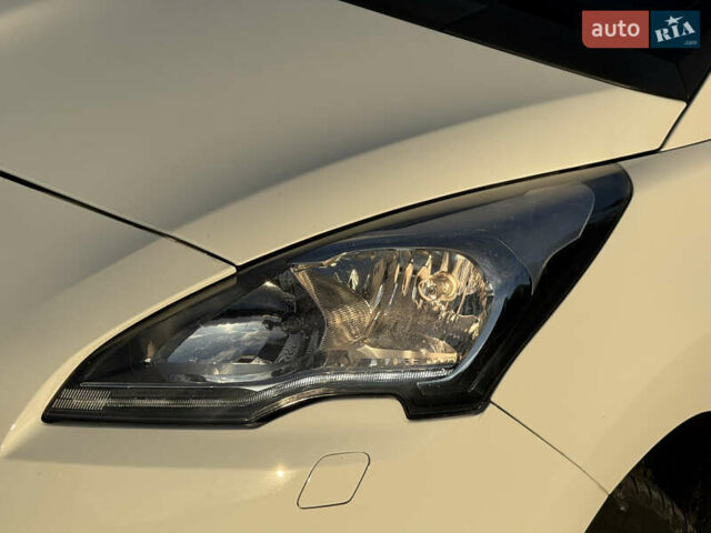 Білий Пежо 5008, об'ємом двигуна 1.6 л та пробігом 230 тис. км за 9999 $, фото 12 на Automoto.ua