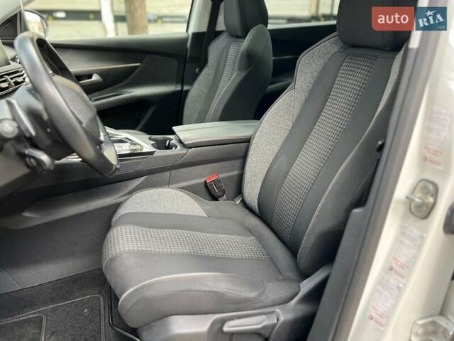 Белый Пежо 5008, объемом двигателя 1.5 л и пробегом 197 тыс. км за 20550 $, фото 17 на Automoto.ua