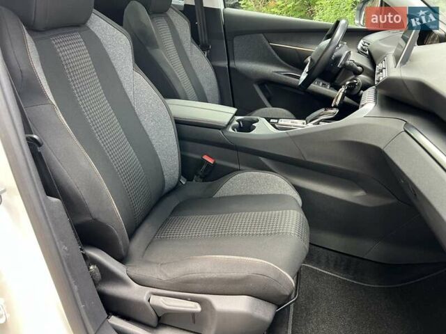 Белый Пежо 5008, объемом двигателя 1.5 л и пробегом 197 тыс. км за 20550 $, фото 18 на Automoto.ua