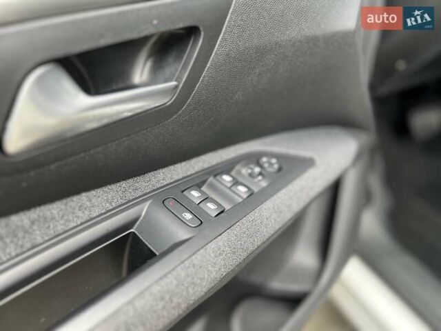 Белый Пежо 5008, объемом двигателя 1.5 л и пробегом 197 тыс. км за 20550 $, фото 22 на Automoto.ua