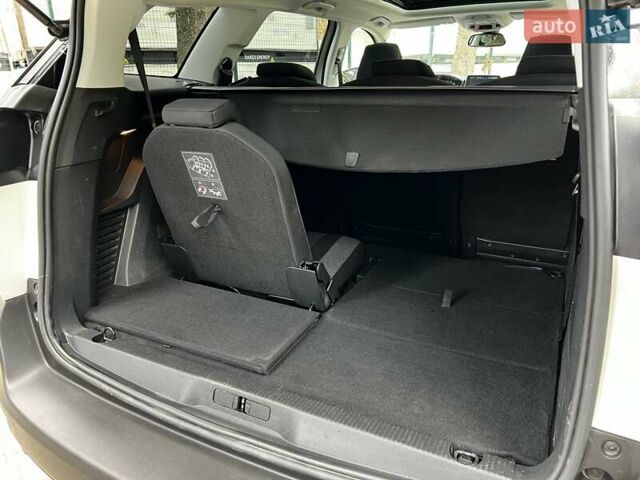 Белый Пежо 5008, объемом двигателя 1.5 л и пробегом 197 тыс. км за 20550 $, фото 21 на Automoto.ua