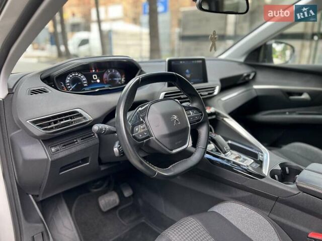 Белый Пежо 5008, объемом двигателя 1.5 л и пробегом 197 тыс. км за 20550 $, фото 10 на Automoto.ua