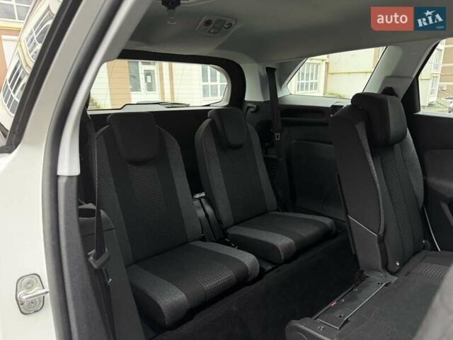 Белый Пежо 5008, объемом двигателя 1.5 л и пробегом 185 тыс. км за 18999 $, фото 68 на Automoto.ua