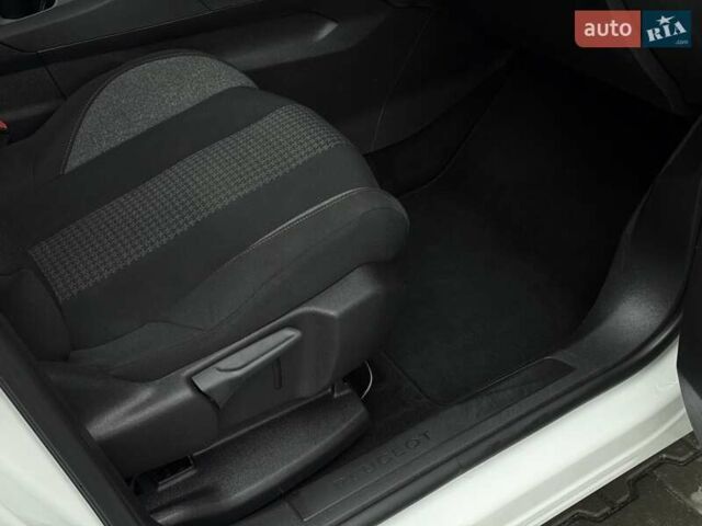 Белый Пежо 5008, объемом двигателя 1.5 л и пробегом 185 тыс. км за 18999 $, фото 60 на Automoto.ua