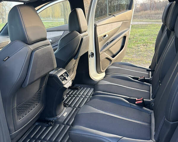 Белый Пежо 5008, объемом двигателя 2 л и пробегом 55 тыс. км за 34700 $, фото 13 на Automoto.ua