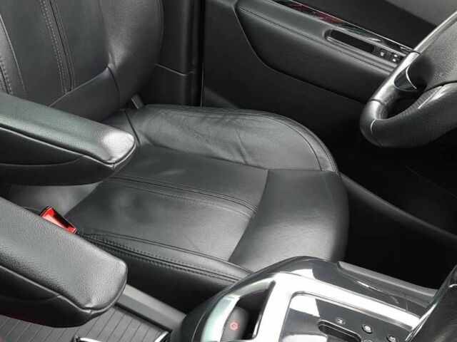 Белый Пежо 5008, объемом двигателя 0 л и пробегом 241 тыс. км за 13000 $, фото 2 на Automoto.ua