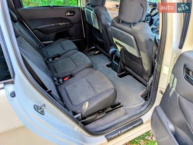 Пежо 5008 2010 в Ковель на Automoto.ua Белый Пежо 5008, объемом двигателя 1.56 л и пробегом 200 тыс. км за 6700 $, фото 13 на Automoto.ua