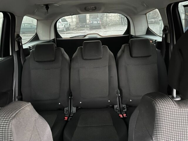 Білий Пежо 5008, об'ємом двигуна 1.6 л та пробігом 340 тис. км за 7200 $, фото 9 на Automoto.ua