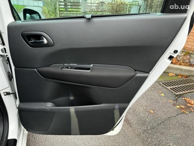 Белый Пежо 5008, объемом двигателя 1.6 л и пробегом 272 тыс. км за 8490 $, фото 21 на Automoto.ua