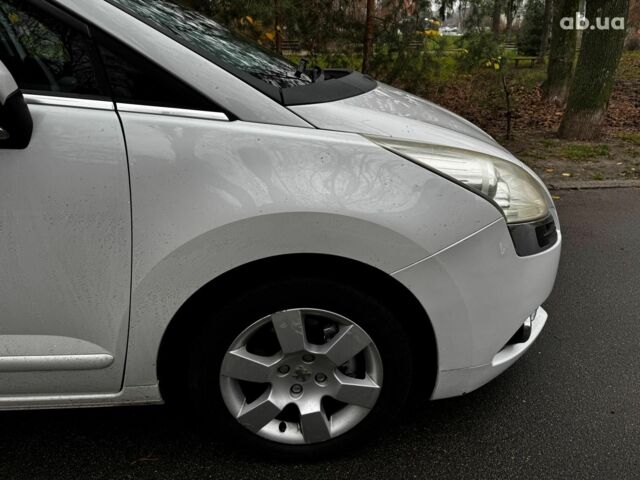 Белый Пежо 5008, объемом двигателя 1.6 л и пробегом 272 тыс. км за 8490 $, фото 4 на Automoto.ua