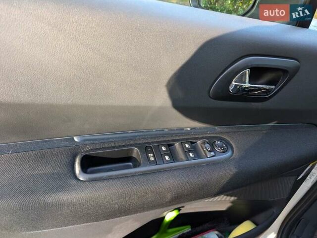 Пежо 5008 2010 в Ковель на Automoto.ua Белый Пежо 5008, объемом двигателя 1.56 л и пробегом 200 тыс. км за 6700 $, фото 35 на Automoto.ua