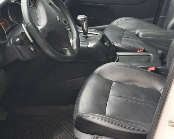 Білий Пежо 5008, об'ємом двигуна 1.6 л та пробігом 248 тис. км за 9700 $, фото 11 на Automoto.ua