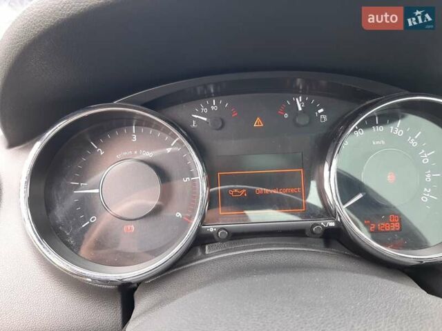 Белый Пежо 5008, объемом двигателя 2 л и пробегом 212 тыс. км за 8500 $, фото 19 на Automoto.ua