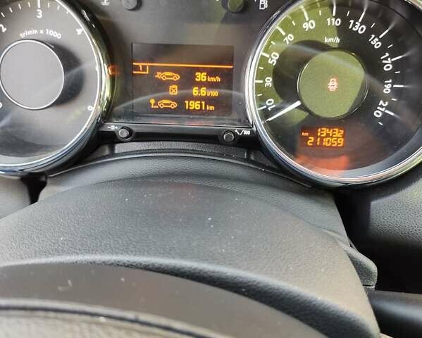 Белый Пежо 5008, объемом двигателя 1.6 л и пробегом 211 тыс. км за 9500 $, фото 19 на Automoto.ua