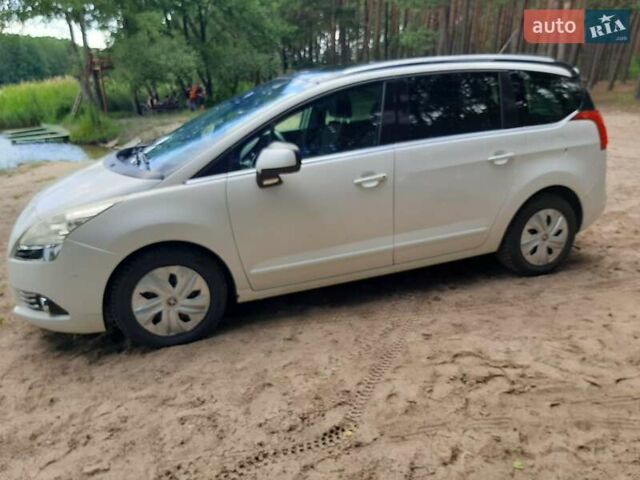 Белый Пежо 5008, объемом двигателя 2 л и пробегом 212 тыс. км за 8500 $, фото 6 на Automoto.ua