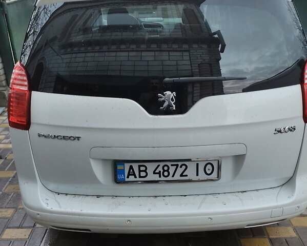 Белый Пежо 5008, объемом двигателя 1.6 л и пробегом 211 тыс. км за 9500 $, фото 26 на Automoto.ua