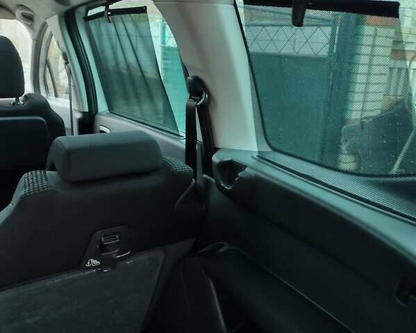 Белый Пежо 5008, объемом двигателя 1.6 л и пробегом 211 тыс. км за 9500 $, фото 23 на Automoto.ua