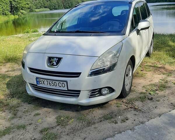 Белый Пежо 5008, объемом двигателя 2 л и пробегом 212 тыс. км за 8500 $, фото 2 на Automoto.ua