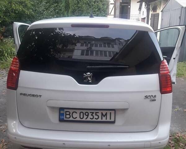 Білий Пежо 5008, об'ємом двигуна 1.56 л та пробігом 219 тис. км за 8000 $, фото 3 на Automoto.ua