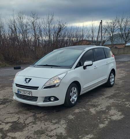 Білий Пежо 5008, об'ємом двигуна 1.6 л та пробігом 223 тис. км за 8700 $, фото 2 на Automoto.ua