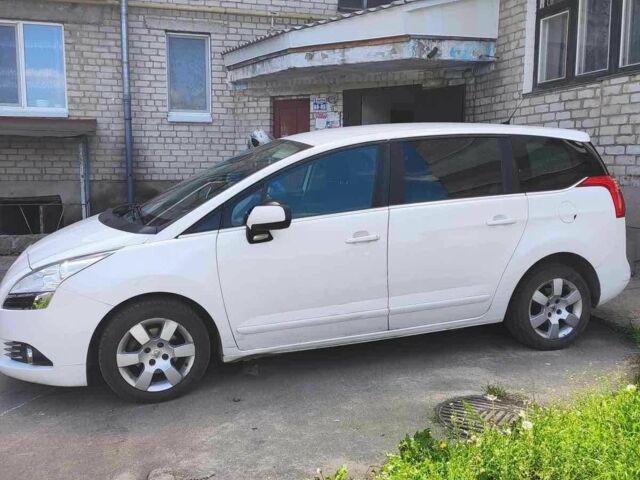 Белый Пежо 5008, объемом двигателя 1.56 л и пробегом 270 тыс. км за 8500 $, фото 2 на Automoto.ua