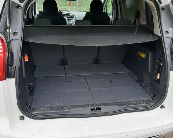 Білий Пежо 5008, об'ємом двигуна 1.6 л та пробігом 344 тис. км за 7600 $, фото 10 на Automoto.ua