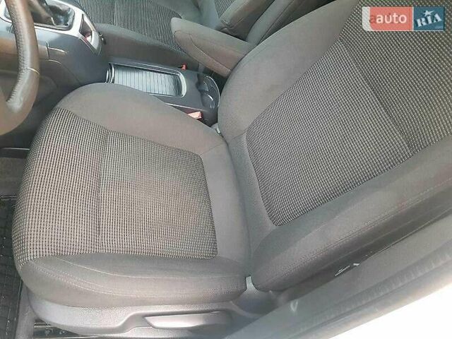 Белый Пежо 5008, объемом двигателя 1.6 л и пробегом 240 тыс. км за 9300 $, фото 8 на Automoto.ua