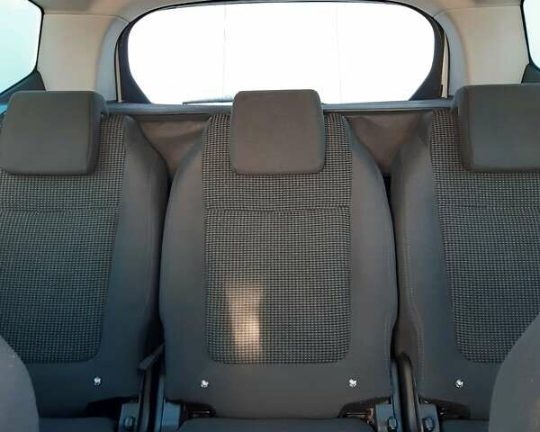 Белый Пежо 5008, объемом двигателя 1.6 л и пробегом 240 тыс. км за 9300 $, фото 34 на Automoto.ua