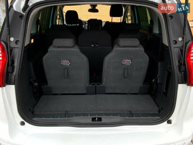 Білий Пежо 5008, об'ємом двигуна 2 л та пробігом 221 тис. км за 9900 $, фото 17 на Automoto.ua