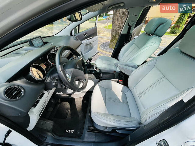 Білий Пежо 5008, об'ємом двигуна 2 л та пробігом 269 тис. км за 9999 $, фото 52 на Automoto.ua