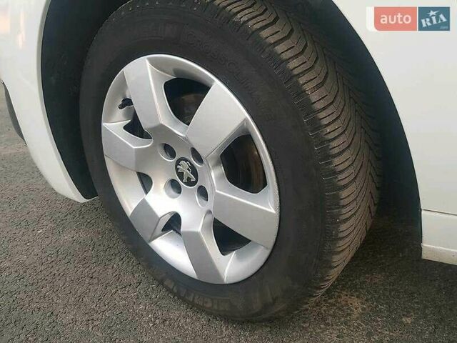 Белый Пежо 5008, объемом двигателя 1.6 л и пробегом 240 тыс. км за 9300 $, фото 14 на Automoto.ua