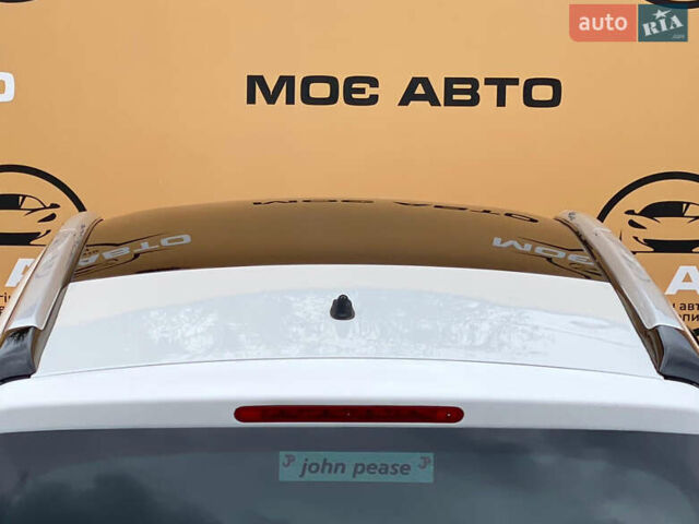 Білий Пежо 5008, об'ємом двигуна 2 л та пробігом 221 тис. км за 9900 $, фото 10 на Automoto.ua