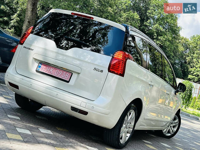Білий Пежо 5008, об'ємом двигуна 2 л та пробігом 269 тис. км за 9999 $, фото 11 на Automoto.ua