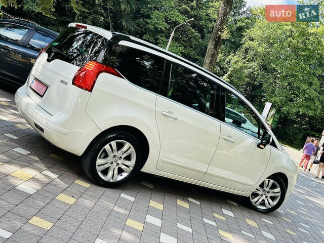 Білий Пежо 5008, об'ємом двигуна 2 л та пробігом 269 тис. км за 9999 $, фото 14 на Automoto.ua