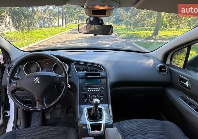 Белый Пежо 5008, объемом двигателя 1.56 л и пробегом 298 тыс. км за 7999 $, фото 15 на Automoto.ua