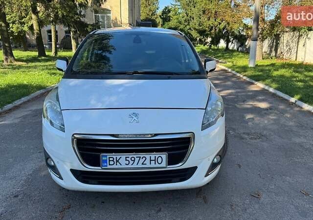 Белый Пежо 5008, объемом двигателя 1.56 л и пробегом 298 тыс. км за 7999 $, фото 3 на Automoto.ua