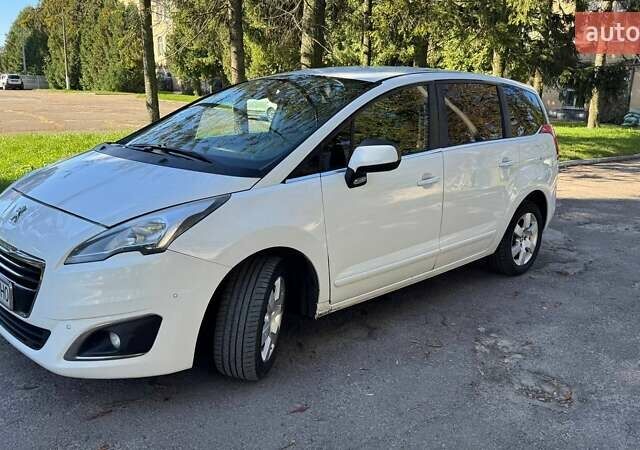 Белый Пежо 5008, объемом двигателя 1.56 л и пробегом 298 тыс. км за 7999 $, фото 1 на Automoto.ua