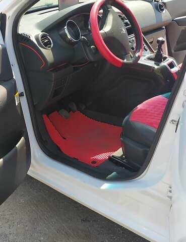 Белый Пежо 5008, объемом двигателя 1.6 л и пробегом 190 тыс. км за 12200 $, фото 21 на Automoto.ua