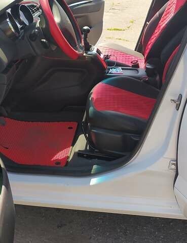 Белый Пежо 5008, объемом двигателя 1.6 л и пробегом 190 тыс. км за 12200 $, фото 19 на Automoto.ua