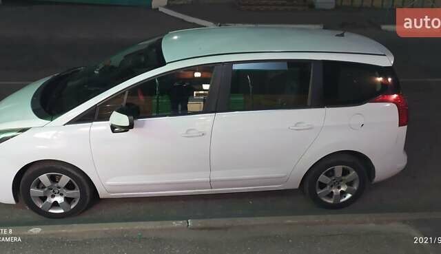 Белый Пежо 5008, объемом двигателя 1.6 л и пробегом 190 тыс. км за 12200 $, фото 2 на Automoto.ua