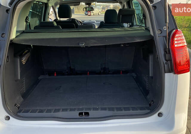 Білий Пежо 5008, об'ємом двигуна 1.56 л та пробігом 173 тис. км за 14500 $, фото 16 на Automoto.ua