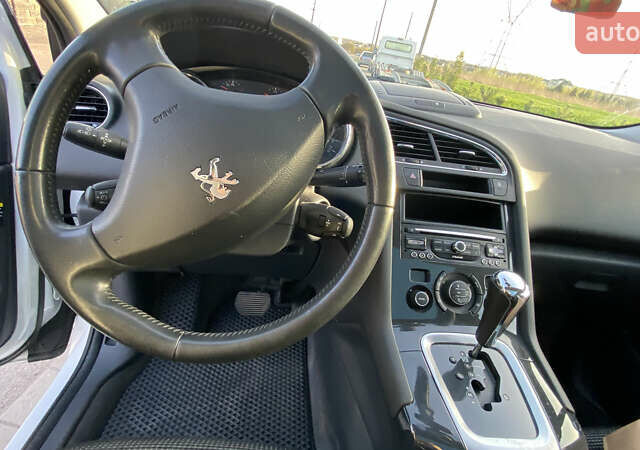 Білий Пежо 5008, об'ємом двигуна 1.56 л та пробігом 173 тис. км за 14500 $, фото 13 на Automoto.ua