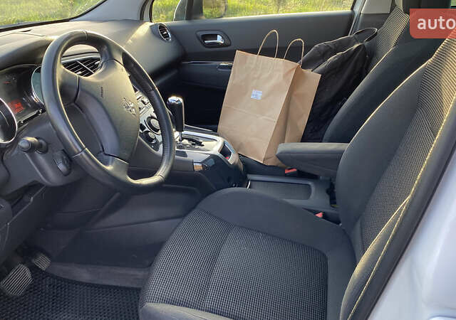 Білий Пежо 5008, об'ємом двигуна 1.56 л та пробігом 173 тис. км за 14500 $, фото 8 на Automoto.ua