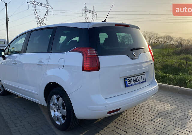Білий Пежо 5008, об'ємом двигуна 1.56 л та пробігом 173 тис. км за 14500 $, фото 5 на Automoto.ua