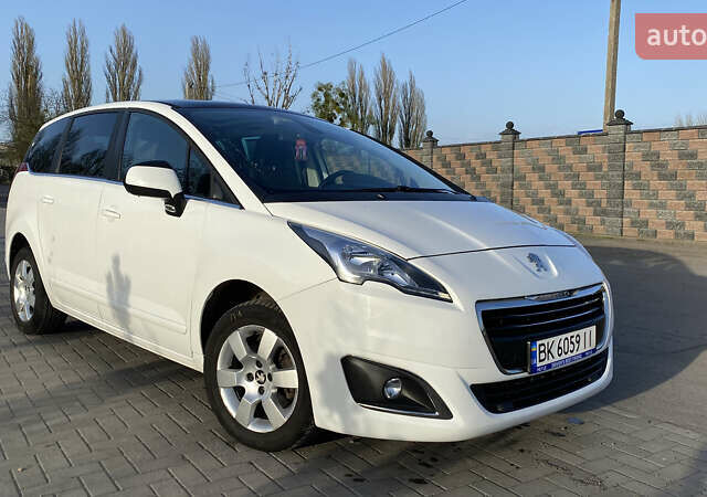 Білий Пежо 5008, об'ємом двигуна 1.56 л та пробігом 173 тис. км за 14500 $, фото 2 на Automoto.ua