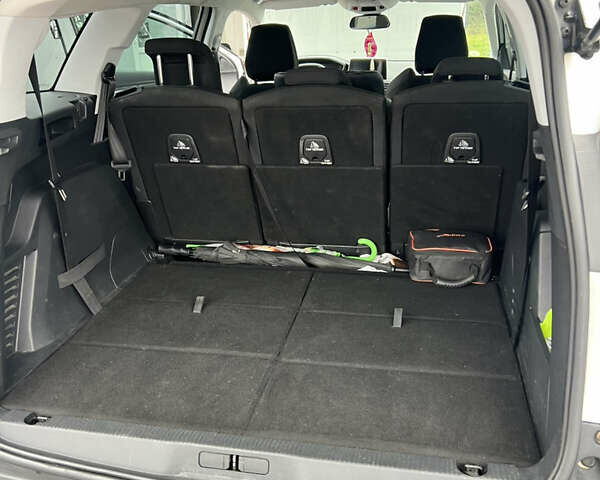 Білий Пежо 5008, об'ємом двигуна 1.56 л та пробігом 217 тис. км за 18900 $, фото 19 на Automoto.ua