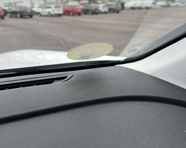 Білий Пежо 5008, об'ємом двигуна 1.56 л та пробігом 217 тис. км за 18900 $, фото 20 на Automoto.ua