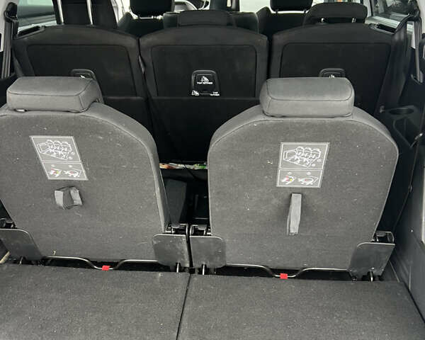 Білий Пежо 5008, об'ємом двигуна 1.56 л та пробігом 217 тис. км за 18900 $, фото 10 на Automoto.ua