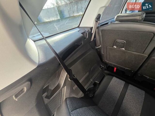 Белый Пежо 5008, объемом двигателя 1.5 л и пробегом 178 тыс. км за 20950 $, фото 64 на Automoto.ua