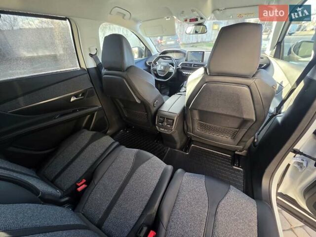 Белый Пежо 5008, объемом двигателя 1.5 л и пробегом 178 тыс. км за 20950 $, фото 60 на Automoto.ua